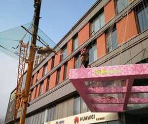 江蘇省南京是浦口區(qū)慕斯薈購物中心雨棚玻璃安裝
